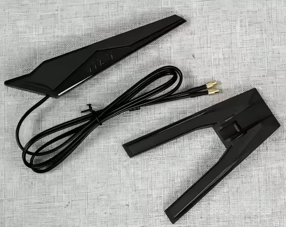 Antenna Wi-Fi 7 MSI Originale  - Z890 Wi-Fi 7 Motherboard recensione e prezzo